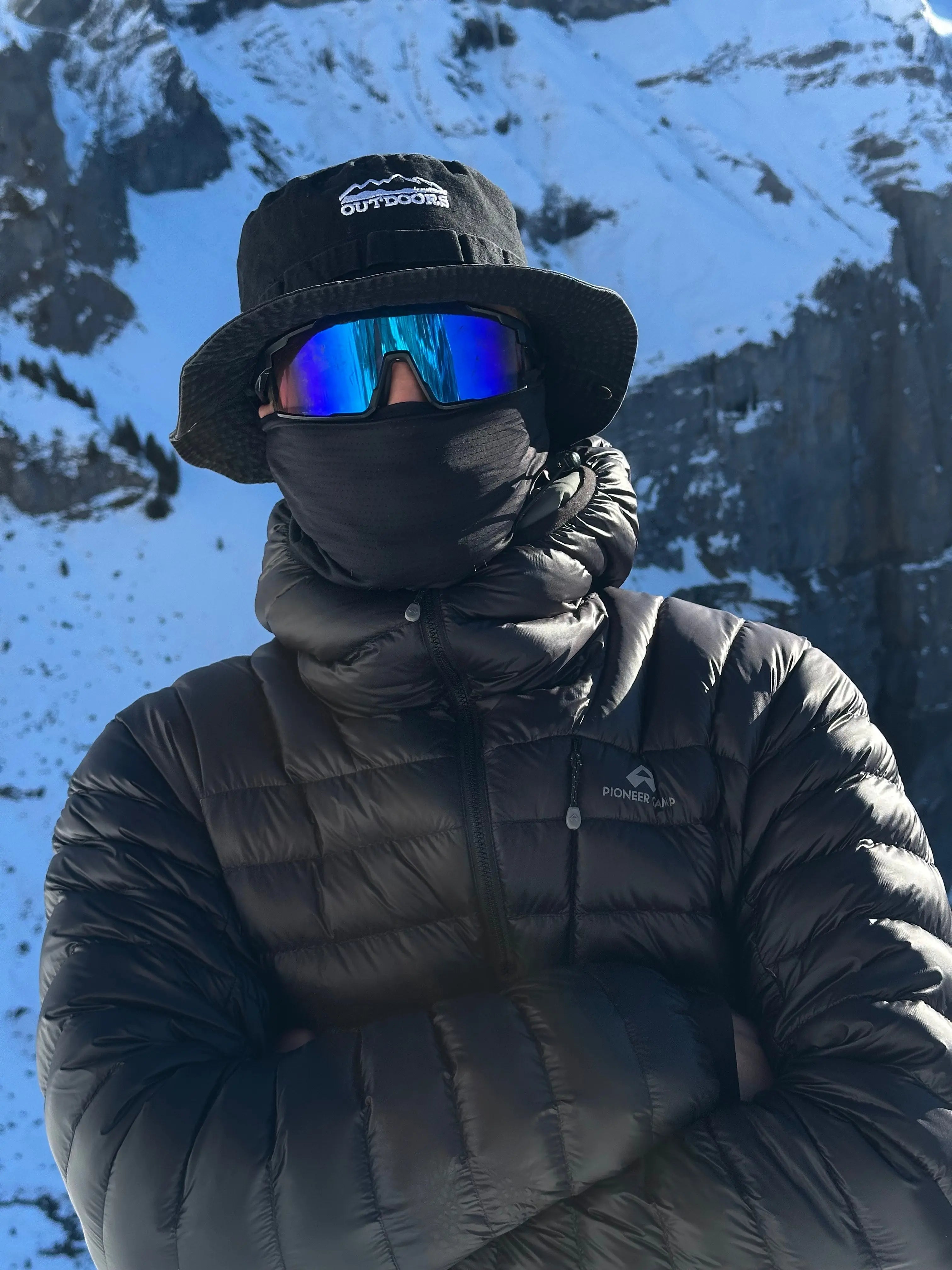 Water-Resistant Down vs Traditional Down: What’s the Difference and Why Does It Matter Outdoors?
