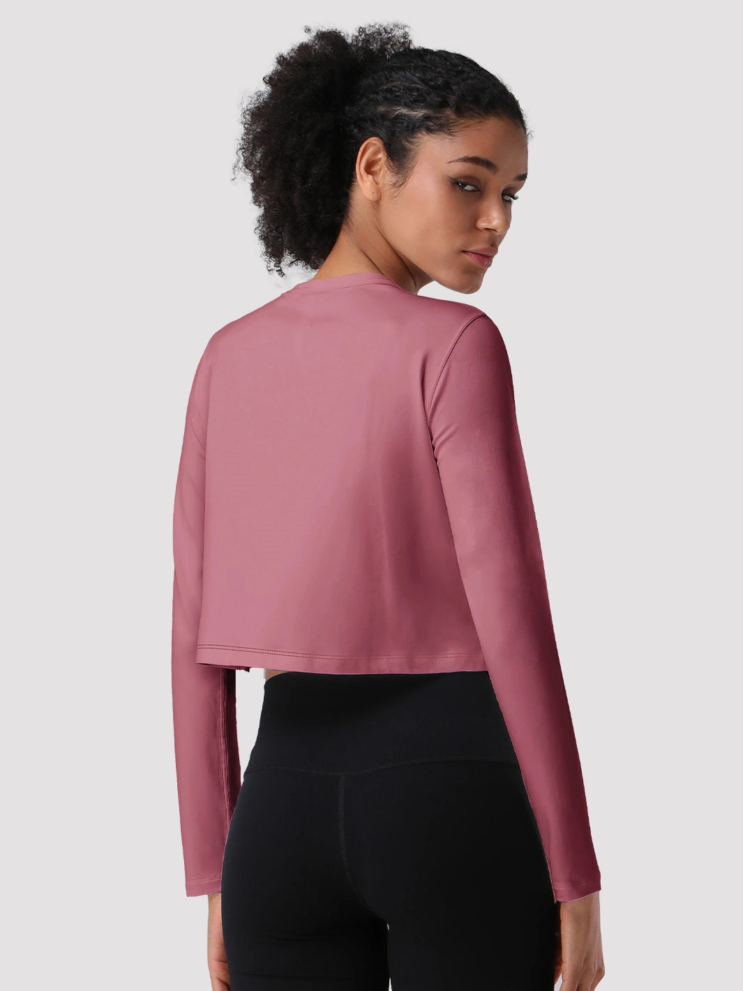 Top a manica lunga cropped e comodo da donna