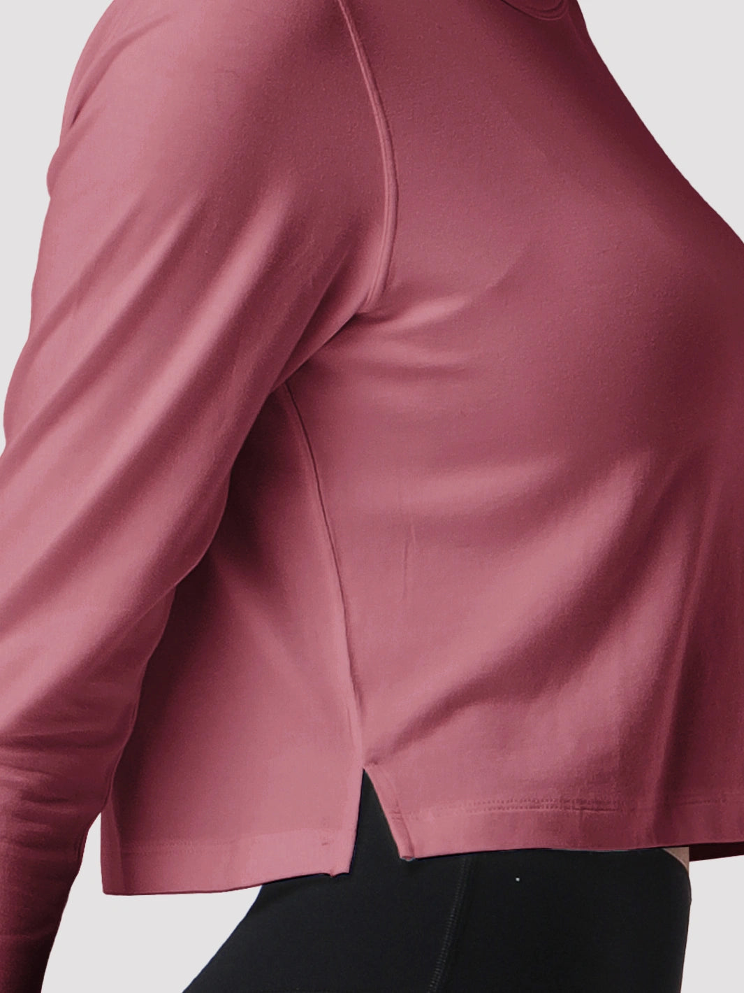 Top a manica lunga cropped e comodo da donna