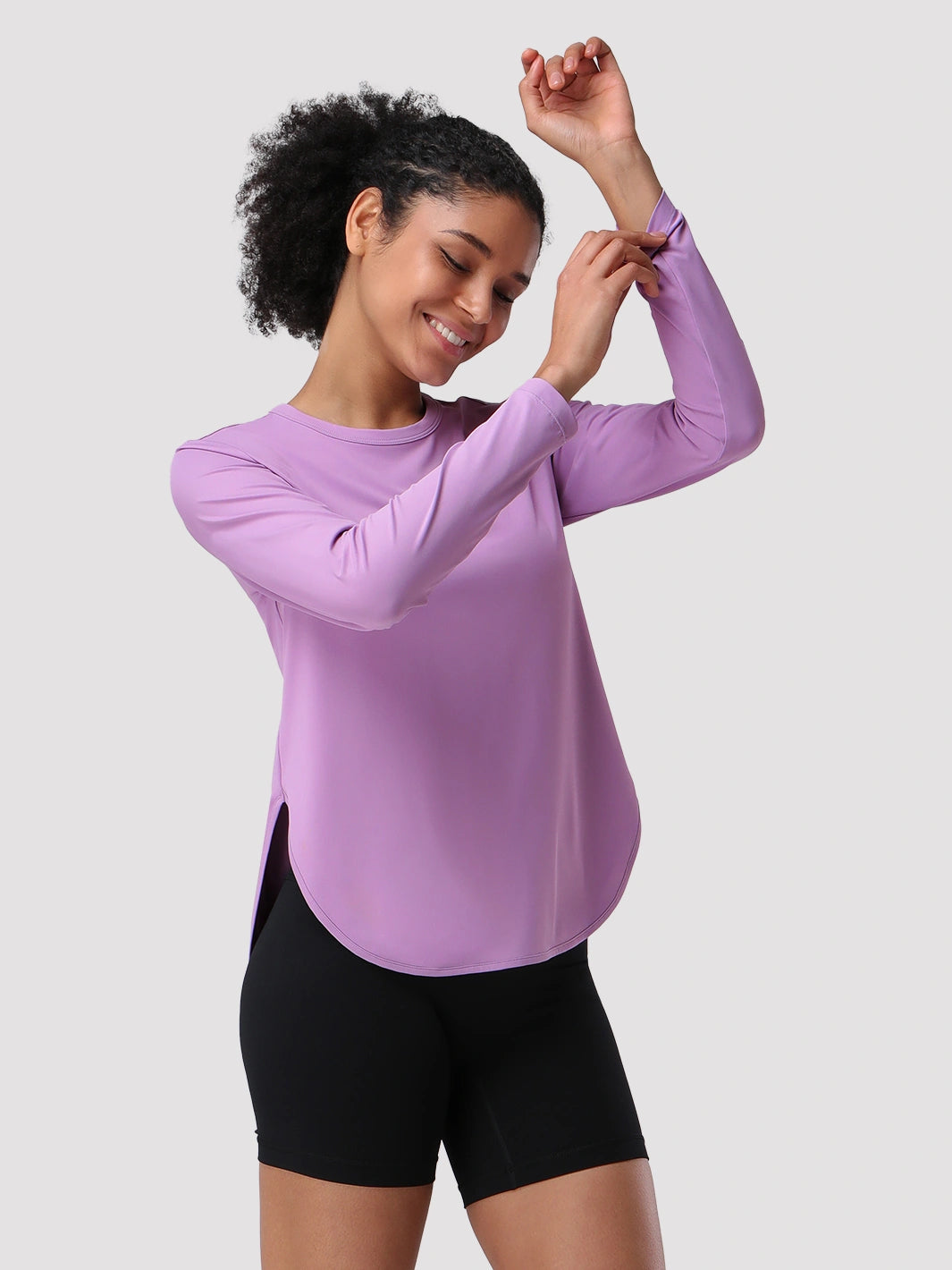 Camiseta de protección solar UPF 50+ con dobladillo alto-bajo para mujer