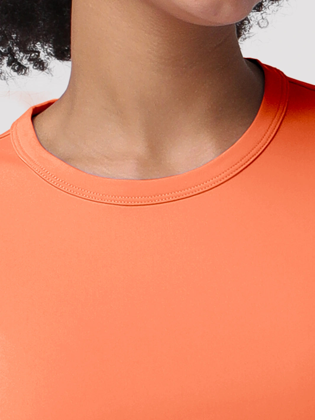 Camiseta de protección solar UPF 50+ con dobladillo alto-bajo para mujer