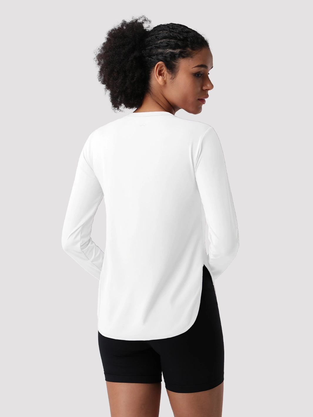 Camiseta de protección solar UPF 50+ con dobladillo alto-bajo para mujer