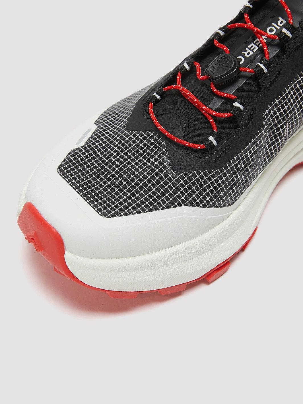 Antyra Trail Running Shoes