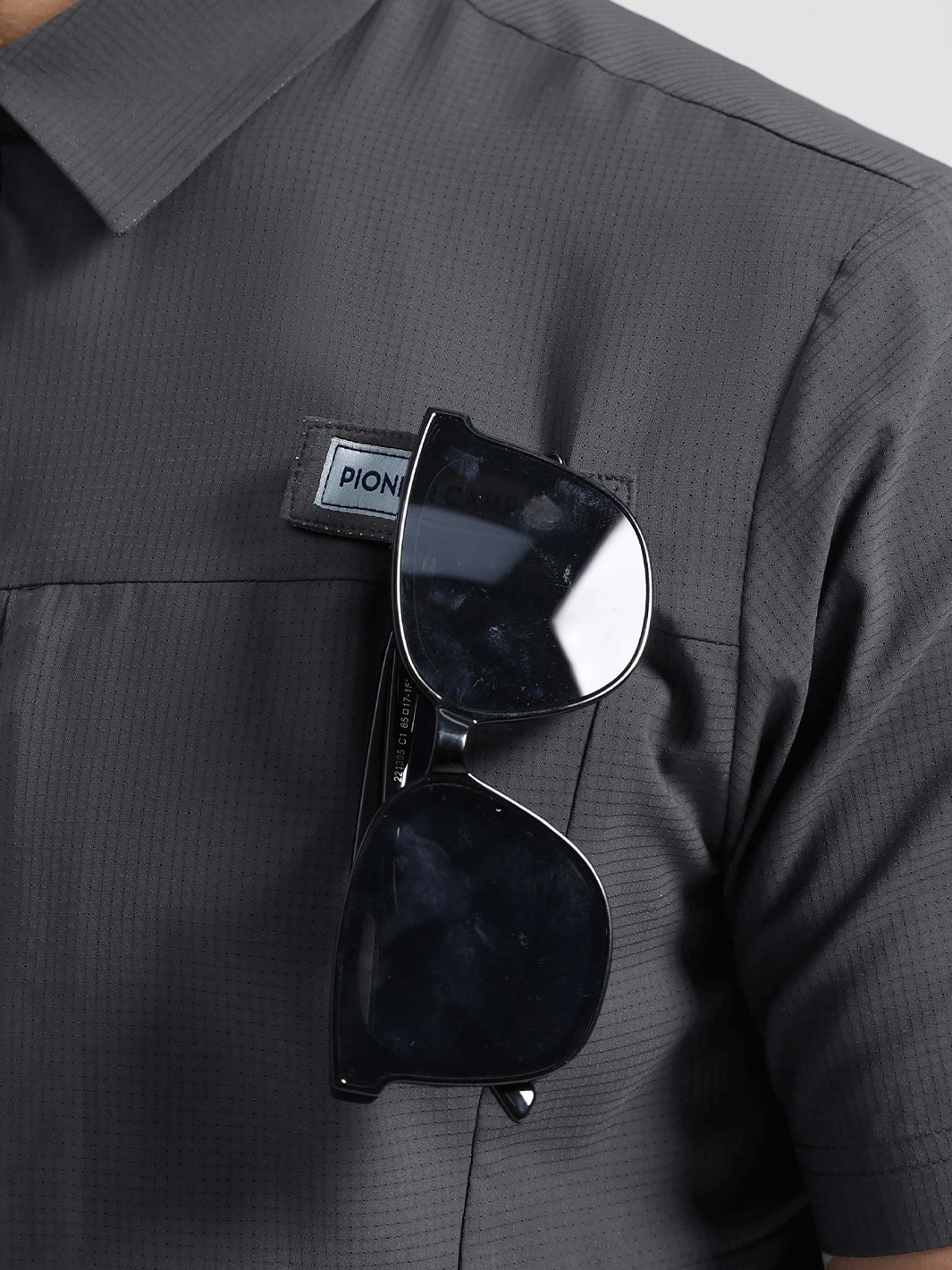 Men's UPF 50+ Quick-Dry Fishing Shirt with Rod Holder