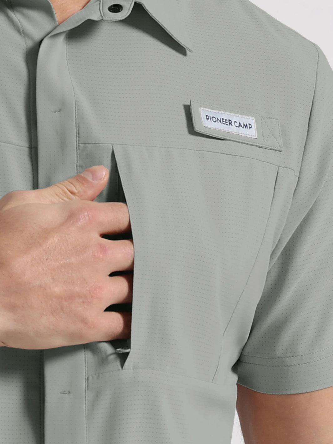 Men's UPF 50+ Quick-Dry Fishing Shirt with Rod Holder