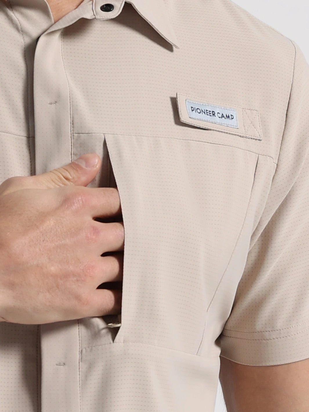 Men's UPF 50+ Quick-Dry Fishing Shirt with Rod Holder