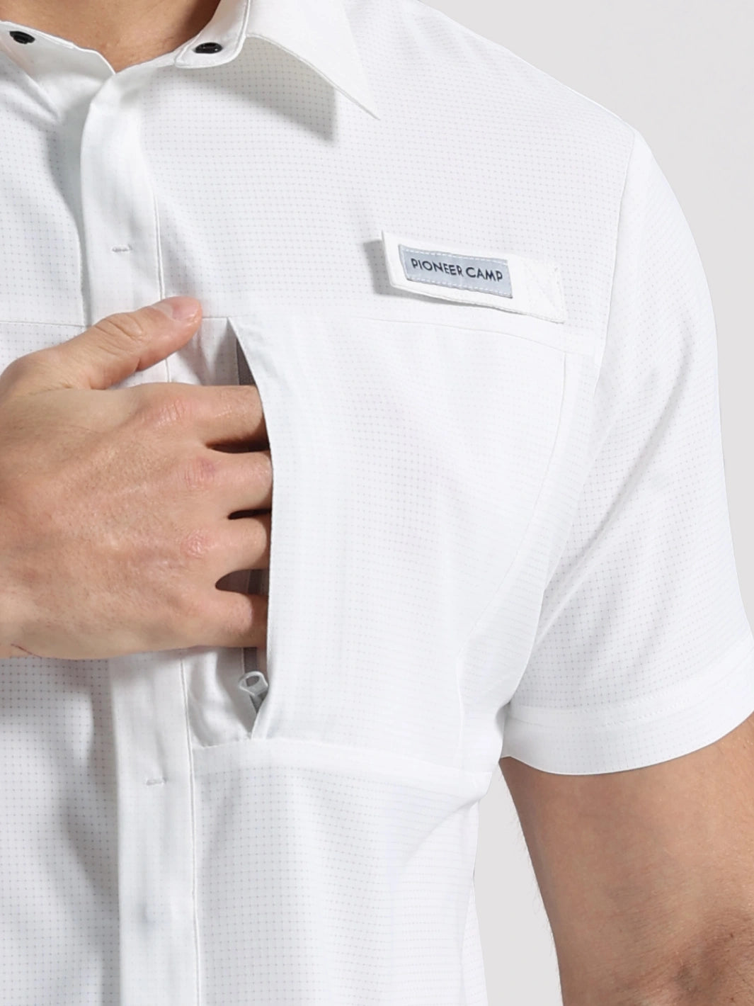 Men's UPF 50+ Quick-Dry Fishing Shirt with Rod Holder