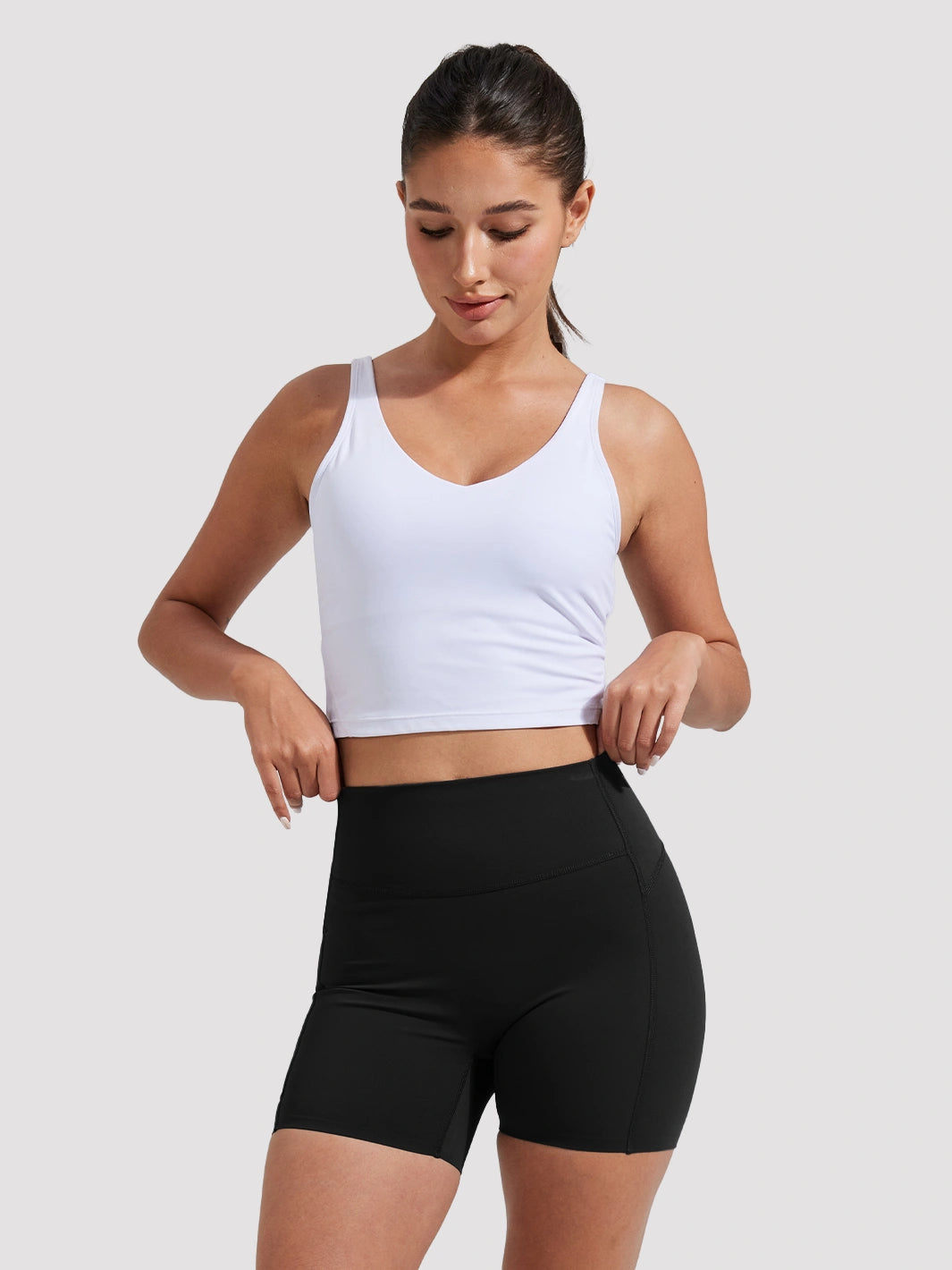 Pantalones cortos de yoga de cintura alta para mujer con bolsillos, que no se suben