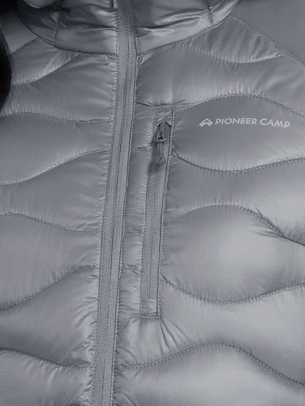 Women's Lightweight Hybrid Running Jacket with Stretch Panels