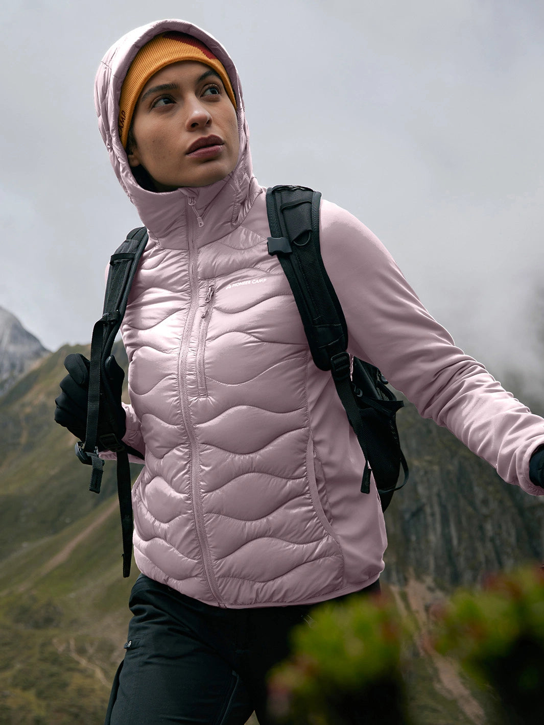 Women's Lightweight Hybrid Running Jacket with Stretch Panels