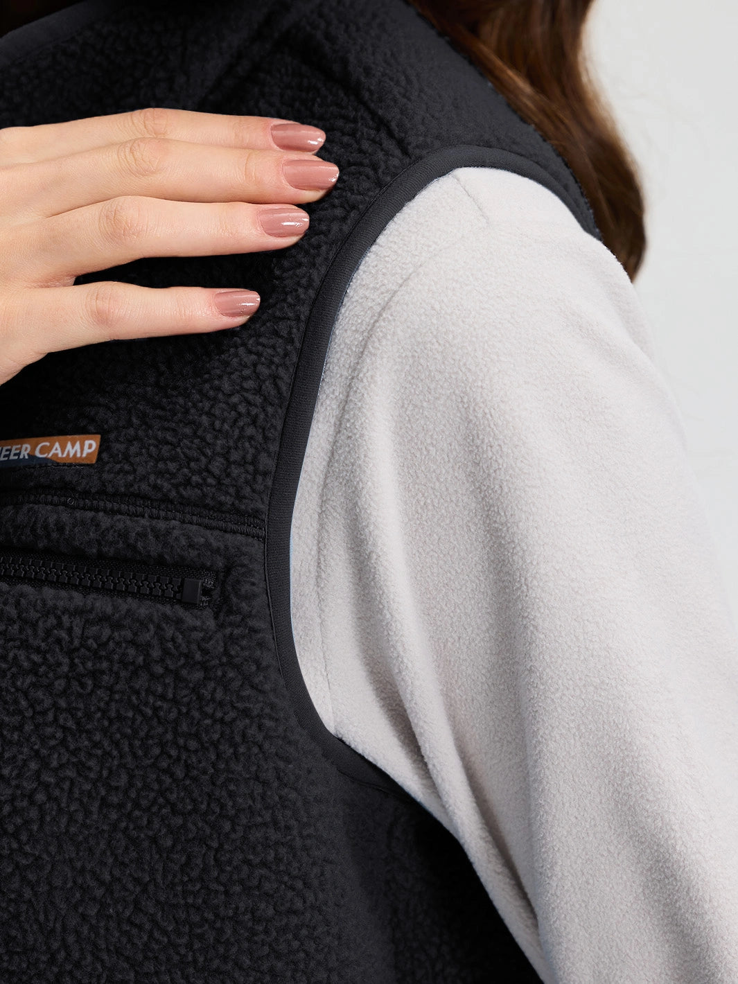 Women's 380G Sherpa Fleece Vest with 3 Zippered Pockets PIONEER CAMP