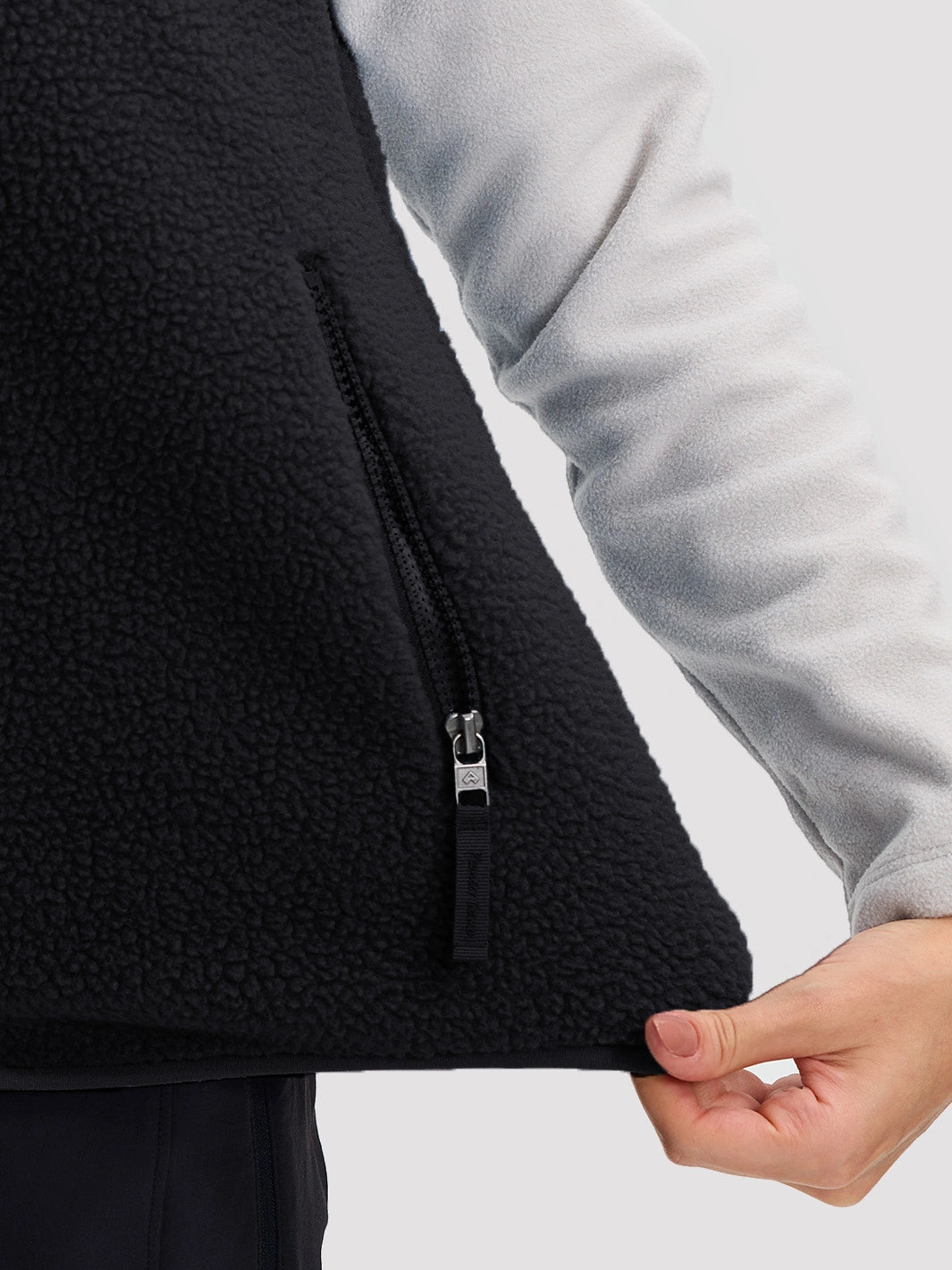 Women's 380G Sherpa Fleece Vest with 3 Zippered Pockets PIONEER CAMP
