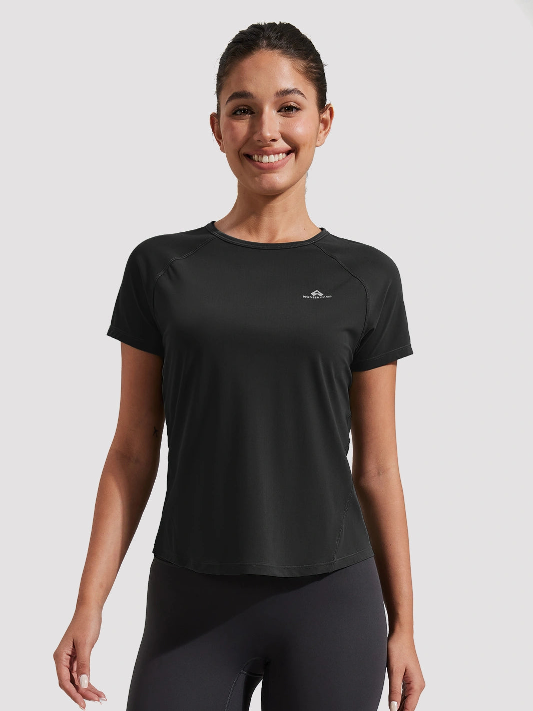Top da allenamento da donna traspirante con schiena in mesh