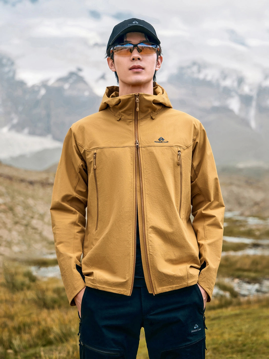 Lu Han's Pick - Men's Durable Hiking Softshell Jacket PIONEER CAMP