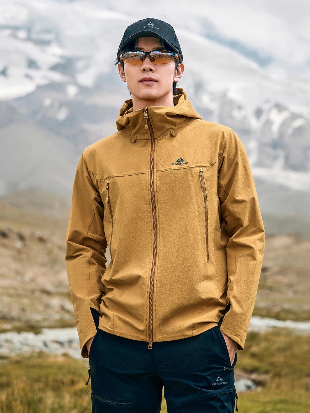 Lu Han's Pick - Men's Durable Hiking Softshell Jacket PIONEER CAMP