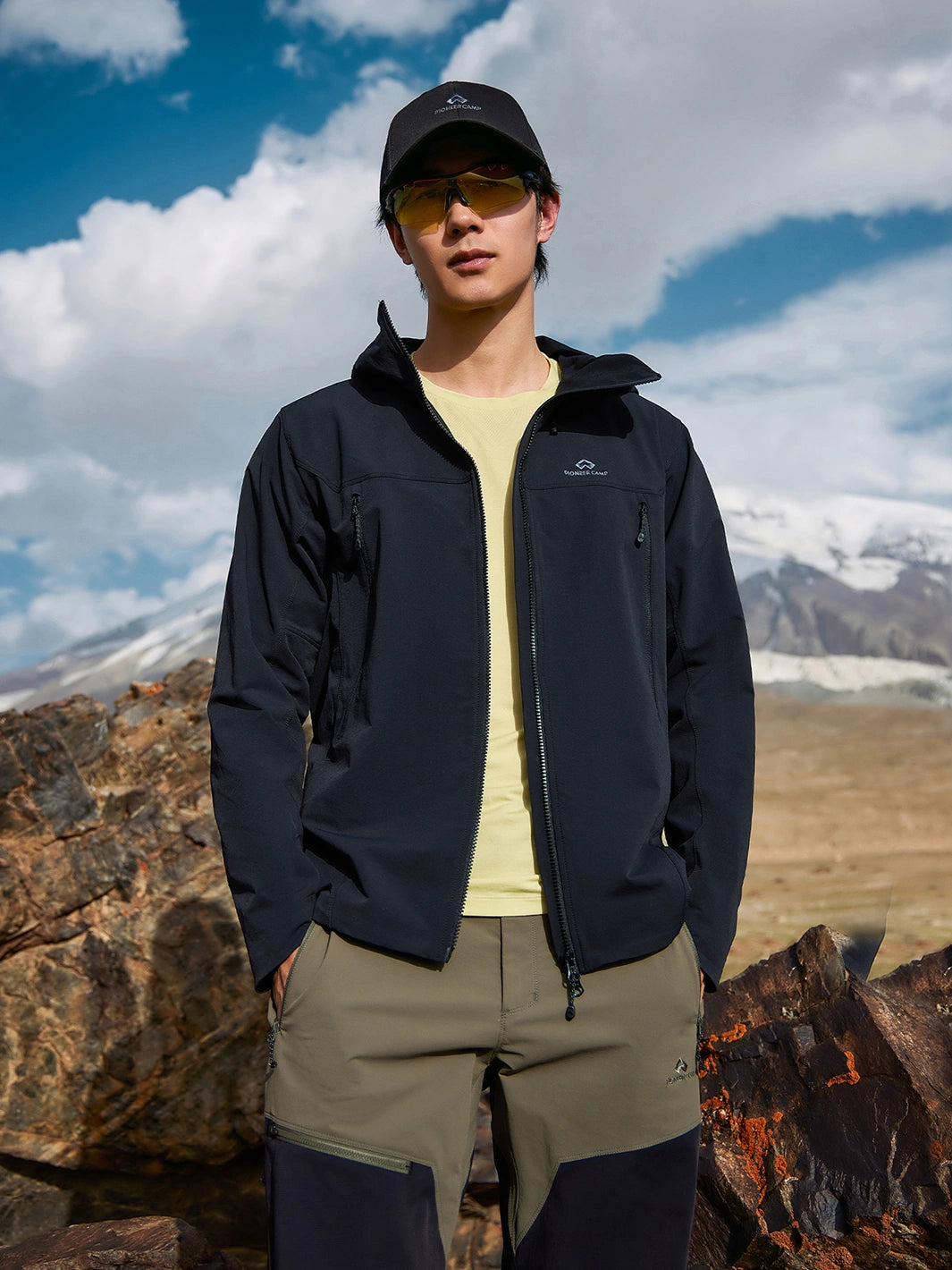 Lu Han's Pick - Men's Durable Hiking Softshell Jacket PIONEER CAMP