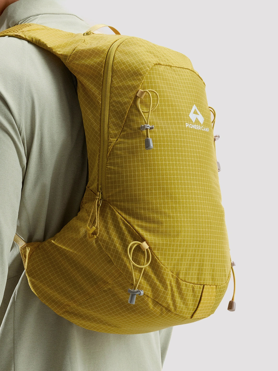 18L Lightweight Breathable Hiking Backpack PIONEER CAMP