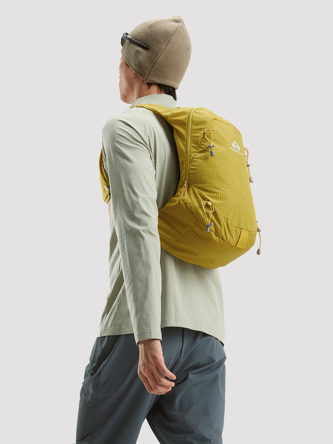 18L Lightweight Breathable Hiking Backpack PIONEER CAMP
