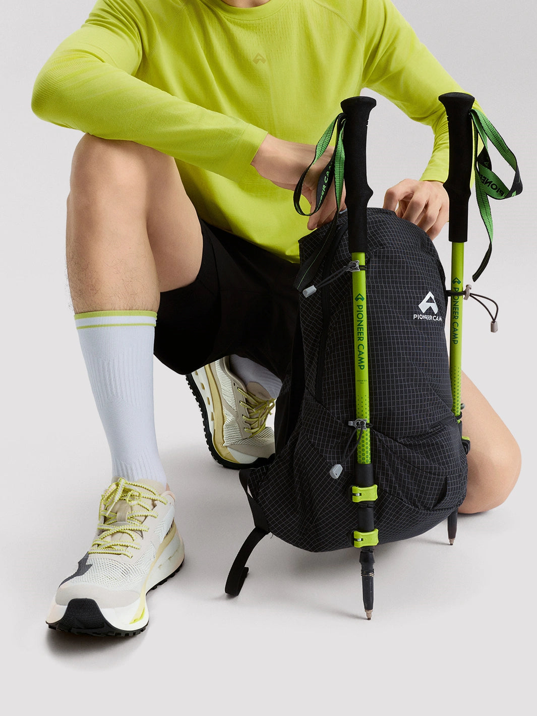 18L Lightweight Breathable Hiking Backpack PIONEER CAMP