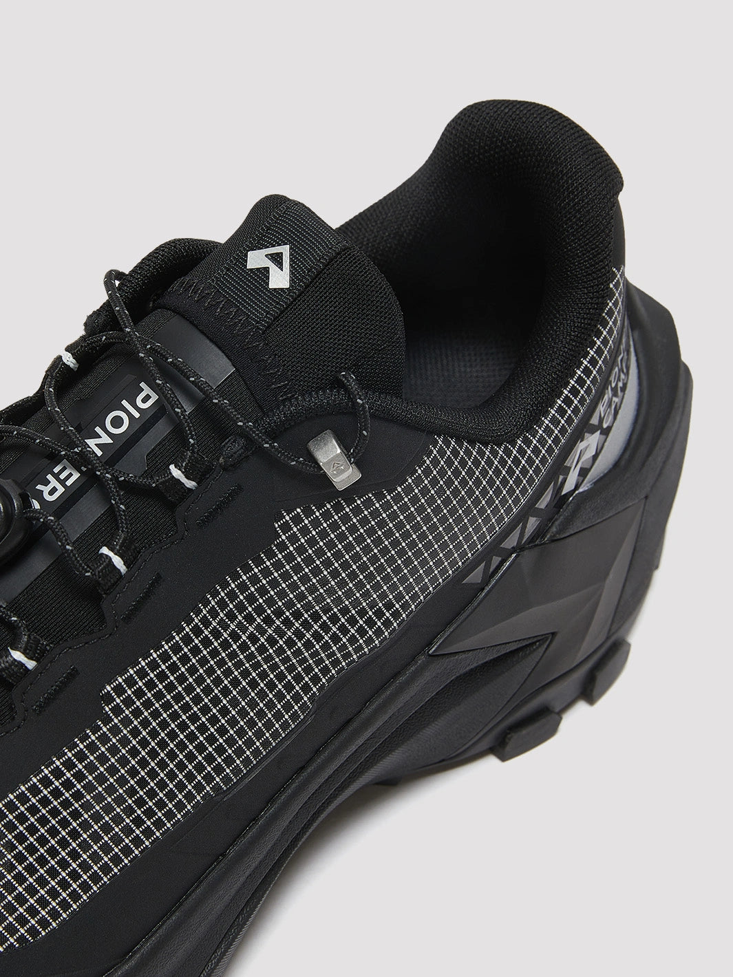 Antyra Trail Running Shoes