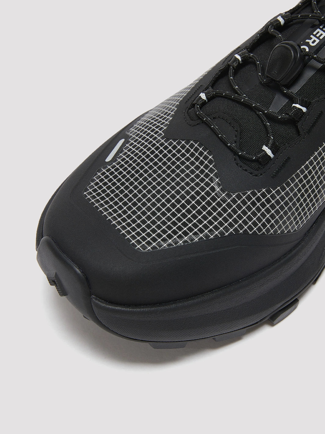 Antyra Trail Running Shoes