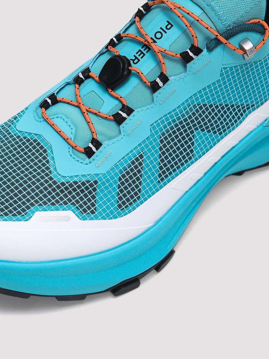 Antyra Trail Running Shoes
