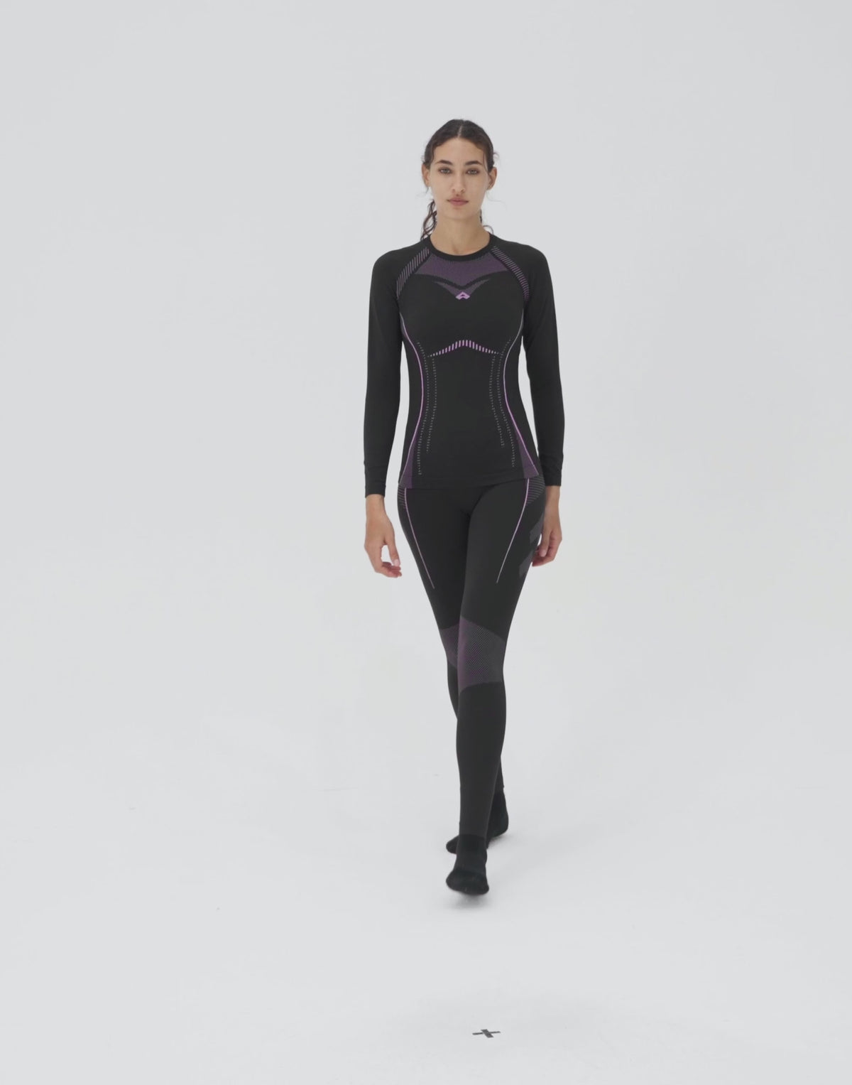 Charger la vidéo : Women's Seamless Compression Thermal Base Layer Set