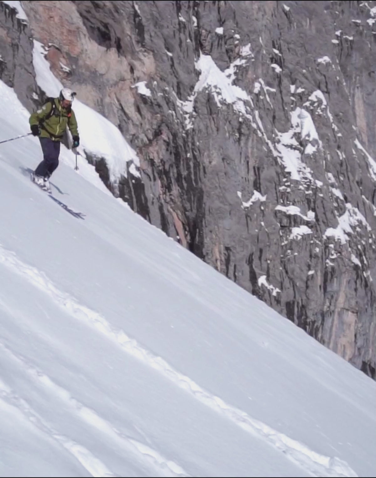 Load video: Men's CORDURA 3-Layer Water-Resistant Softshell Ski Pants